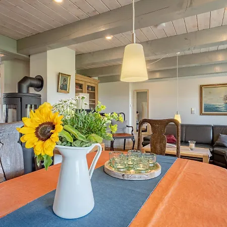 Westertilli 8 Reetdachhaus Mit Garten 펜션